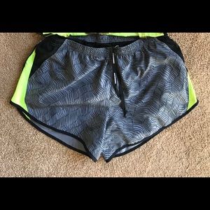 NIKE RUNNING SHORTS